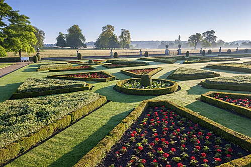 Aesthetics and Layout: Crafting Your Perfect Garden Bed